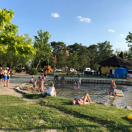شقة Wave77 Family Balatonfenyves-lake Balaton بالاتونفينيفيس