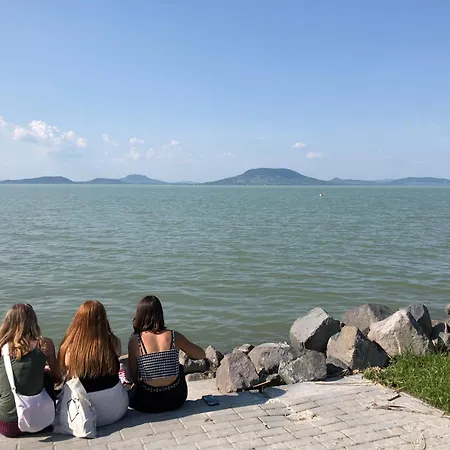 شقة Wave77 Family Balatonfenyves-lake Balaton بالاتونفينيفيس